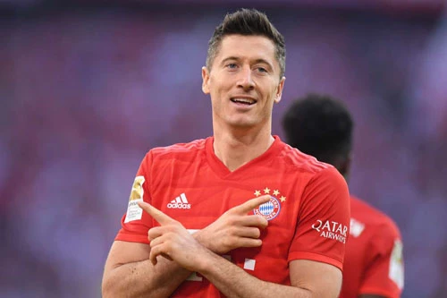 1. Robert Lewandowski (Bayern Munich và ĐT Ba Lan, 54 bàn thắng sau 58 trận).