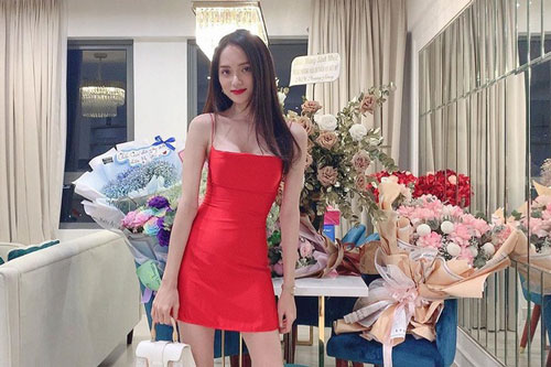 Sau Tăng Thanh Hà, Hương Giang Idol lại khiến fan "hoảng hốt" vì thân hình gầy gò, yếu ớt