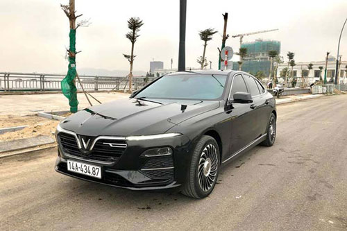 Vinfast Lux A2.0 độ mâm Land Rover tại Quảng Ninh