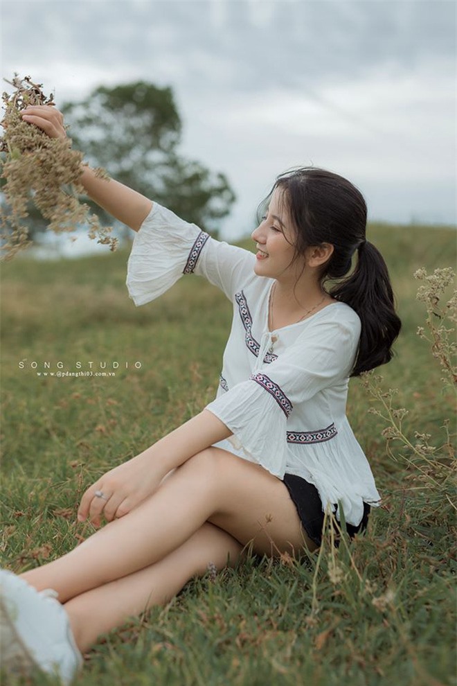 Được khen giống mỹ nhân Địch Lệ Nhiệt Ba, nữ sinh 18 tuổi khoe ảnh trước dậy thì gây bất ngờ 8