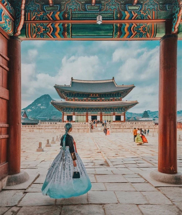Nữ blogger du lịch kiếm được tiền tỷ trong năm 2019 và lọt top những người có sức ảnh hưởng trên Instagram bằng việc đăng ảnh - Ảnh 3. Nữ blogger du lịch kiếm được tiền tỷ trong năm 2019 và lọt top những người có sức ảnh hưởng trên Instagram bằng việc đăng ảnh - Ảnh 3.