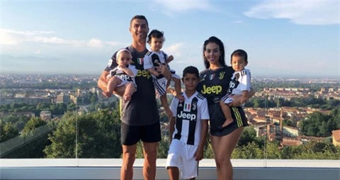 Mỗi bài đăng của Ronaldo trên Instagram giúp anh thu về gần 1 triệu đô la