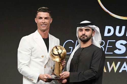 Ronaldo nhận danh hiệu 'Cầu thủ hay nhất năm' tại Globe Soccer Awards