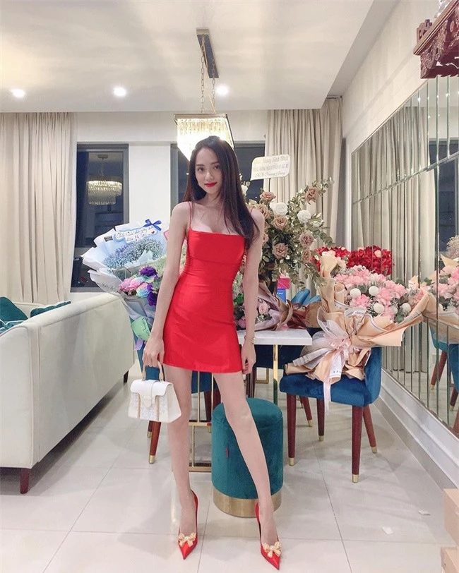 Sau Tăng Thanh Hà, Hương Giang Idol lại khiến fan "hoảng hốt" vì thân hình gầy gò, khẳng khiu mất hết vẻ sexy - Ảnh 3.