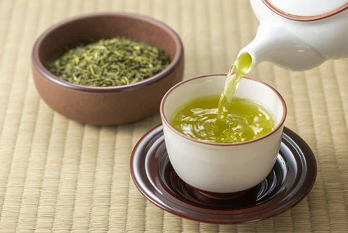 Trà xanh là một trong những loại trà hiệu quả nhất để giảm cân và chất béo trong cơ thể. Ảnh: republiclab.