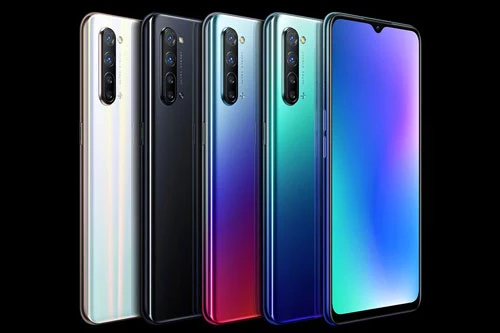 Oppo Reno3 đem đến cho khách hàng 4 tùy chọn màu sắc gồm đen, trắng, xanh aura và xanh dương. Giá bán của phiên bản RAM 8 GB/ROM 128 GB là 3.399 Nhân dân tệ (tương đương 11,27 triệu đồng). Phiên bản RAM 12 GB/ROM 128 GB có giá 3.699 Nhân dân tệ (12,27 triệu đồng).