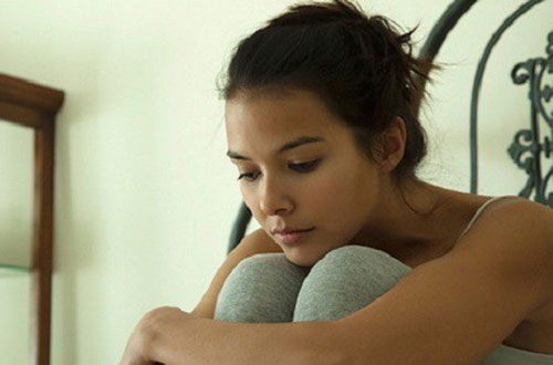 Mẹ đẻ lên chăm ở cữ mới được 4 ngày, tôi đã giục bà về vội nhưng mẹ chồng cữ giữ rịt, nguyên nhân phía sau cay đắng đến tận cùng