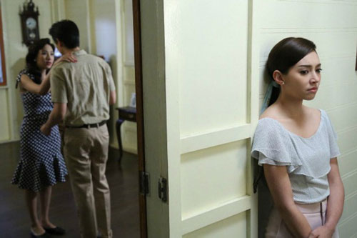 Đọc được tin bồ trẻ nhắn cho chồng, cô vợ thản nhiên cười khẩy rồi "chốt hạ" một câu khiến kẻ thứ 3 run rẩy "đầu hàng"