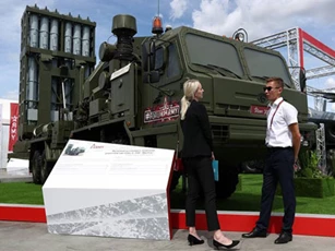 Nga bất ngờ đưa loại tên lửa "xịn hơn S-400" vào trang bị