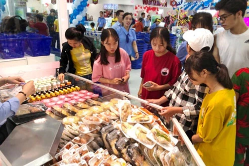 Saigon Co.op - doanh nghiệp chủ lực tham gia bình ổn thị trường của TPHCM vừa khai trương siêu thị Co.opmart Thoại Sơn tại tỉnh An Giang - Ảnh: VGP/Lê Anh