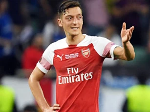 Arsenal: Oezil hồi sinh, nhưng được bao lâu?
