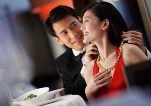 Bố vừa mất, chị gái nghe anh rể xúi giục lồng lộn đòi chia tài sản