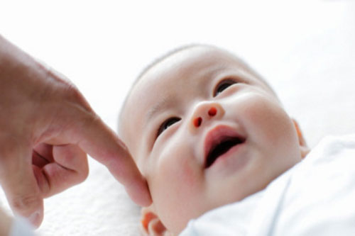 Bí mật đằng sau việc chồng giành đặt tên cho con