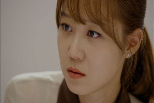 Chia sẻ 1 câu chuyện buồn lên Facebook, vợ nhận cái tát như trời giáng từ chồng