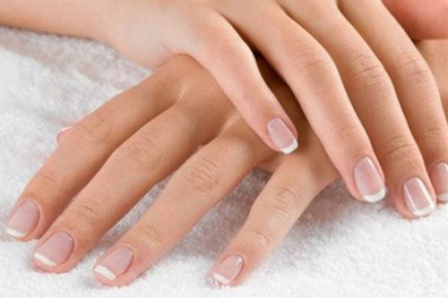 Những cách để giữ móng tay chắc và khỏe