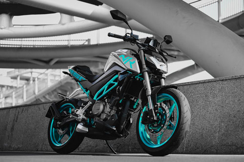 Cận cảnh đối thủ của Kawasaki Z300, Honda CB300R tại Việt Nam