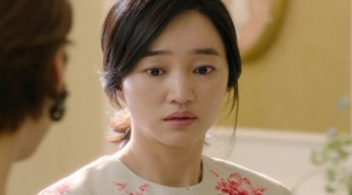 Mẹ chồng kể khổ, không có tiền cho chồng tôi mượn mua nhà nhưng bà vẫn lén cho em dâu 200 triệu