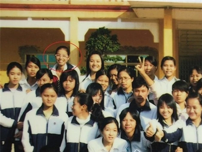 Ngỡ ngàng ảnh hồi nhỏ và chưa nổi tiếng của Phạm Hương - Hình 5 Ngo ngang anh hoi nho va chua noi tieng cua Pham Huong-Hinh-5
