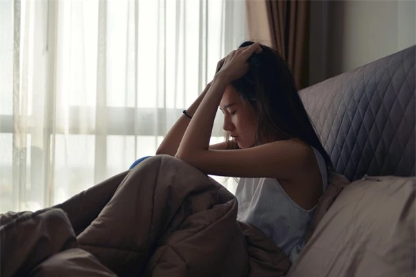 Rời phòng sinh, tôi rảo mắt tìm chồng và bố mẹ nhưng chồng tôi trừng mắt: "Một lũ lừa đảo" rồi bỏ đi trước sự ngỡ ngàng của bác sĩ - Ảnh 1. Rời phòng sinh, tôi rảo mắt tìm chồng và bố mẹ nhưng chồng tôi trừng mắt: "Một lũ lừa đảo" rồi bỏ đi trước sự ngỡ ngàng của bác sĩ - Ảnh 1.