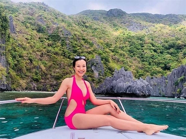 Mỹ nhân này đăng ảnh bikini như hiện tượng hiếm có khó tìm trong showbiz Việt