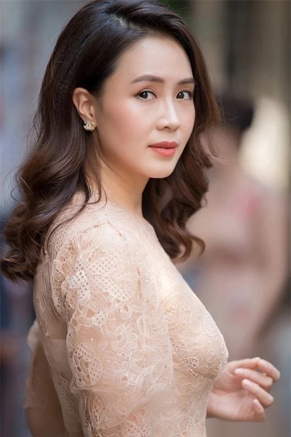 Mỹ nhân này đăng ảnh bikini như hiện tượng hiếm có khó tìm trong showbiz Việt