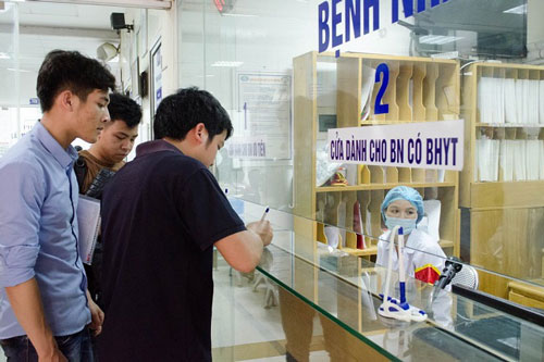 Bắt đầu tăng viện phí với người bệnh không có bảo hiểm y tế