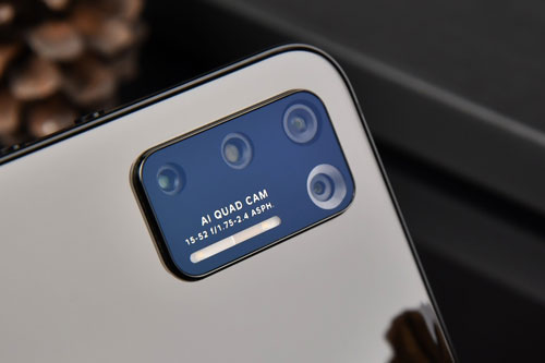 Smartphone chip S855 Plus, RAM 12 GB, 4 camera sau, giá cực sốc