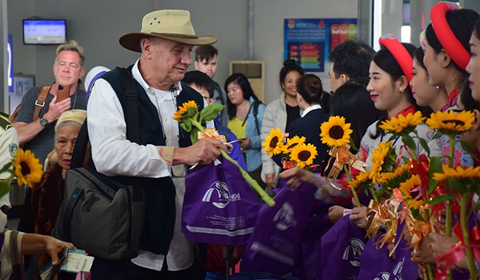 Thừa Thiên Huế tặng quà du khách “xông đất” bằng đường hàng không