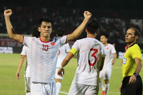 Nguyễn Tiến Linh đáp trả phát ngôn gây tranh cãi của “Messi Thái”