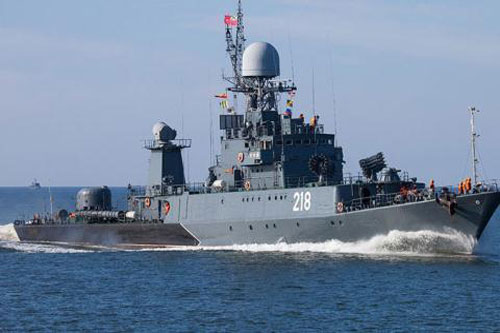 Tàu chiến Nga thử nã ngư lôi vào nhau