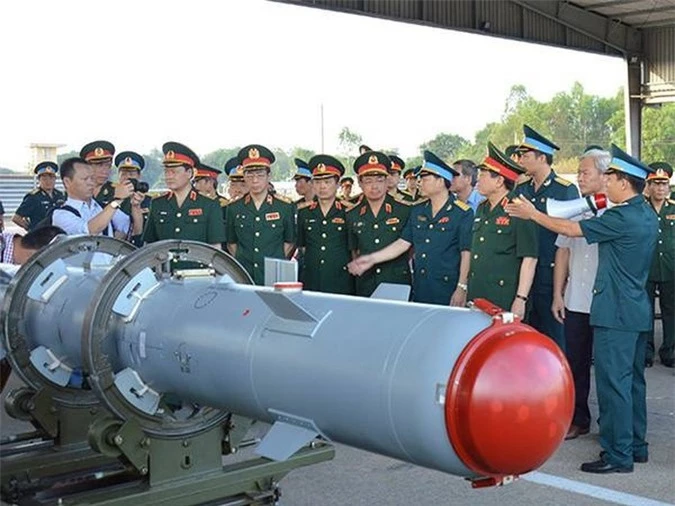 Can canh bom thong minh tung duoc Viet Nam su dung tren tiem kich Su-30-Hinh-2