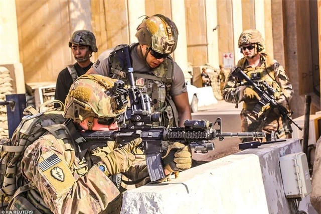 Đại sứ quán Mỹ ở Iraq tan hoang sau vụ tấn công của người biểu tình - 8