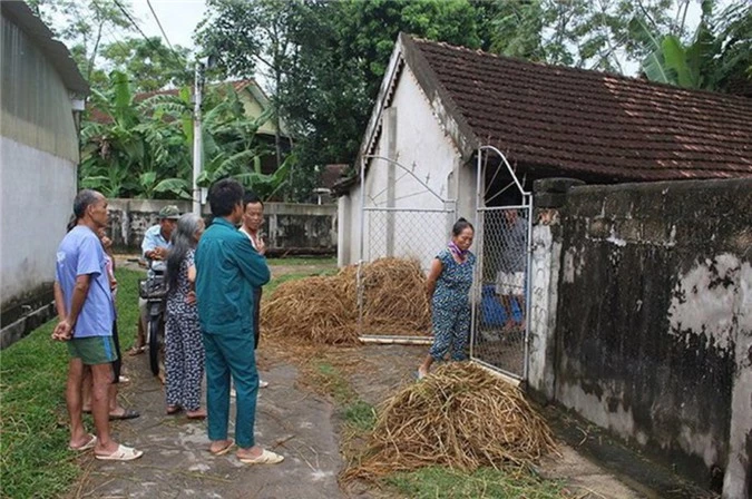 Đám cháy, chữa cháy, vụ cháy, hiện trường, hỏa hoạn, UBND Xã Đồng Văn, Công An Xã Đồng Văn, nhà ngoại cảm, long mạch