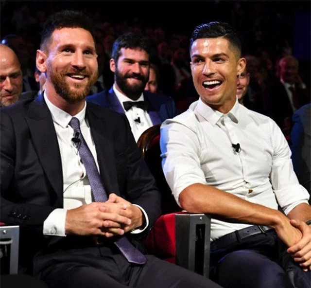 Mayweather vượt qua Messi và C.Ronaldo trong danh sách VĐV giàu nhất thế giới - 3