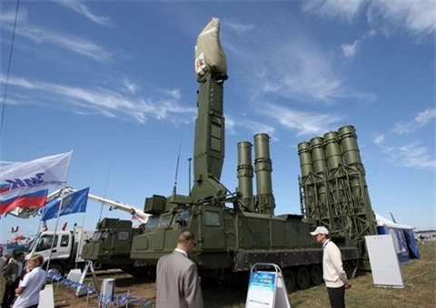 S-300V4 ban ha muc tieu ten lua sieu vuot am