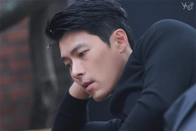 “Soái ca Triều Tiên” Hyun Bin gây bão mạng với góc nghiêng sắc lẹm như dao dọc giấy, sống mũi hiếm có khó tìm - Ảnh 23.