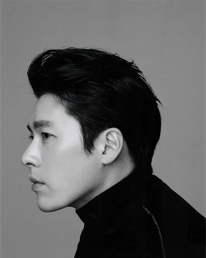 “Soái ca Triều Tiên” Hyun Bin gây bão mạng với góc nghiêng sắc lẹm như dao dọc giấy, sống mũi hiếm có khó tìm - Ảnh 5.