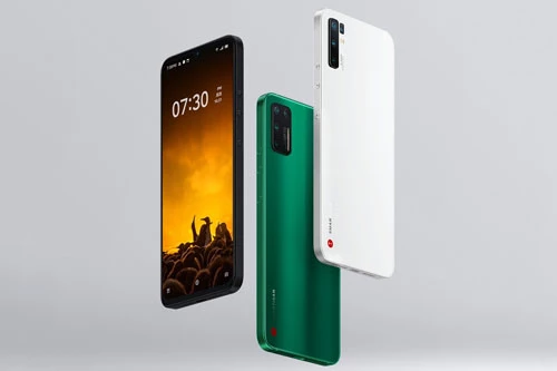 Smartisan Nut Pro 3 có 3 tùy chọn màu sắc gồm đen, trắng và xanh lá. Giá bán của phiên bản RAM 8 GB/ROM 128 GB là 2.899 Nhân dân tệ (tương đương 9,61 triệu đồng). Phiên bản RAM 8 GB/ROM 256 GB có giá 3.199 Nhân dân tệ (10,61 triệu đồng). Để sở hữu phiên bản RAM 12 GB/ROM 256 GB, khách hàng phải đầu tư 3.599 Nhân dân tệ (11,93 triệu đồng).