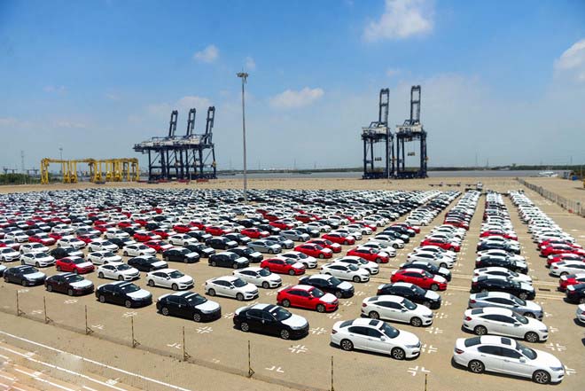 Cận Tết, ô tô nhập khẩu về nước bất ngờ quay đầu giảm mạnh