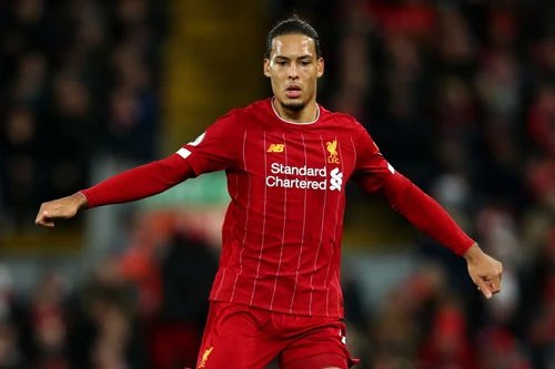 Hậu vệ: Virgil van Dijk (Liverpool).