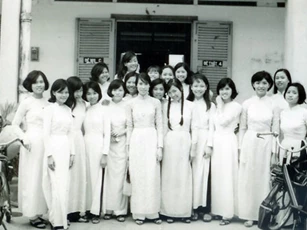 'Mê đắm' ngắm nữ sinh Sài Gòn xưa trong tà áo dài