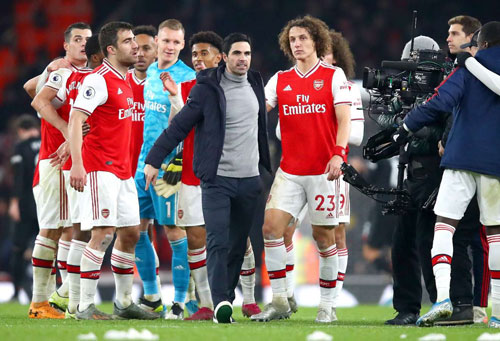 Hồi sinh Oezil, tái hòa nhập Xhaka là đầu công trạng của Arteta