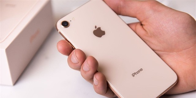 Apple sẽ trình làng đến 2 phiên bản iPhone giá rẻ - Ảnh 1.