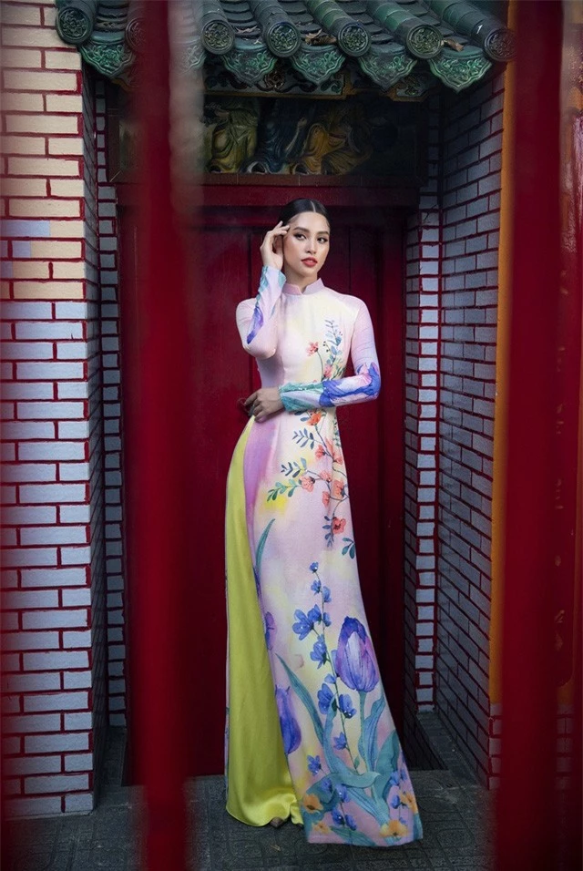 Hoa hậu Tiểu Vy khoe sắc mặn mà trong tà áo dài đón Tết - Ảnh 4.