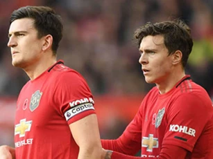 'Maguire và Lindelof không đủ tốt, hãy gọi lại Smalling'
