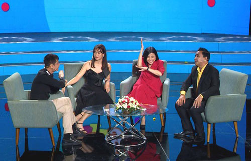 Quyền Linh, Lê Hoàng “đốp chát” căng thẳng chuyện về quê ăn Tết hay không