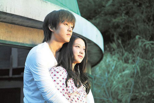 Phấn khởi mang siêu xe cả tỷ về tặng vợ, ngờ đâu cô ấy chẳng buồn liếc mà còn đòi ly hôn