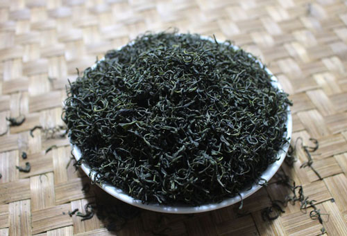 3 triệu đồng/kg trà đinh, khách xếp hàng mua “vàng ròng” thưởng Tết