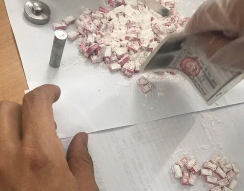 Đà Nẵng: Bắt hai đối tượng vận chuyển gần 300 viên thuốc lắc theo đường tàu hỏa