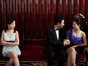 Ly hôn rồi vẫn ghen với bồ của... chồng cũ